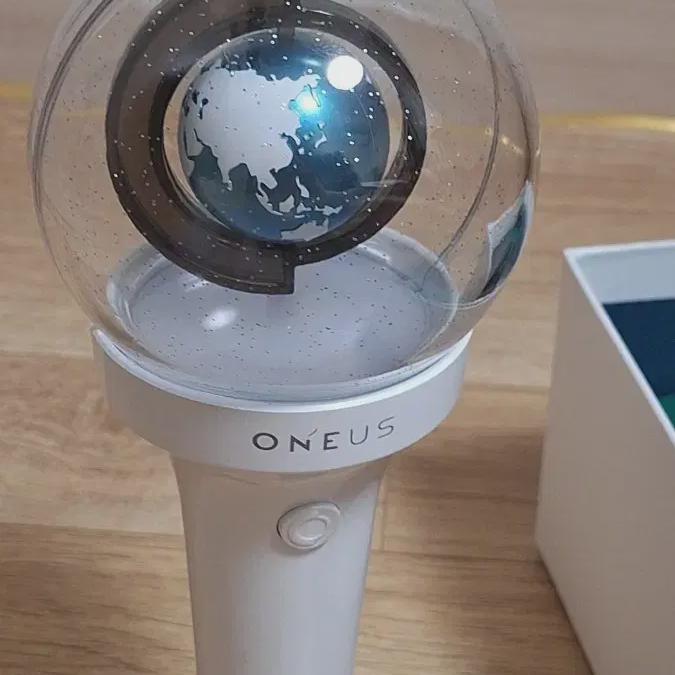 ONEUS Ван Ас Лайтстик Вер.2
ONEUS Ван Ас Лайтстик Вер.2