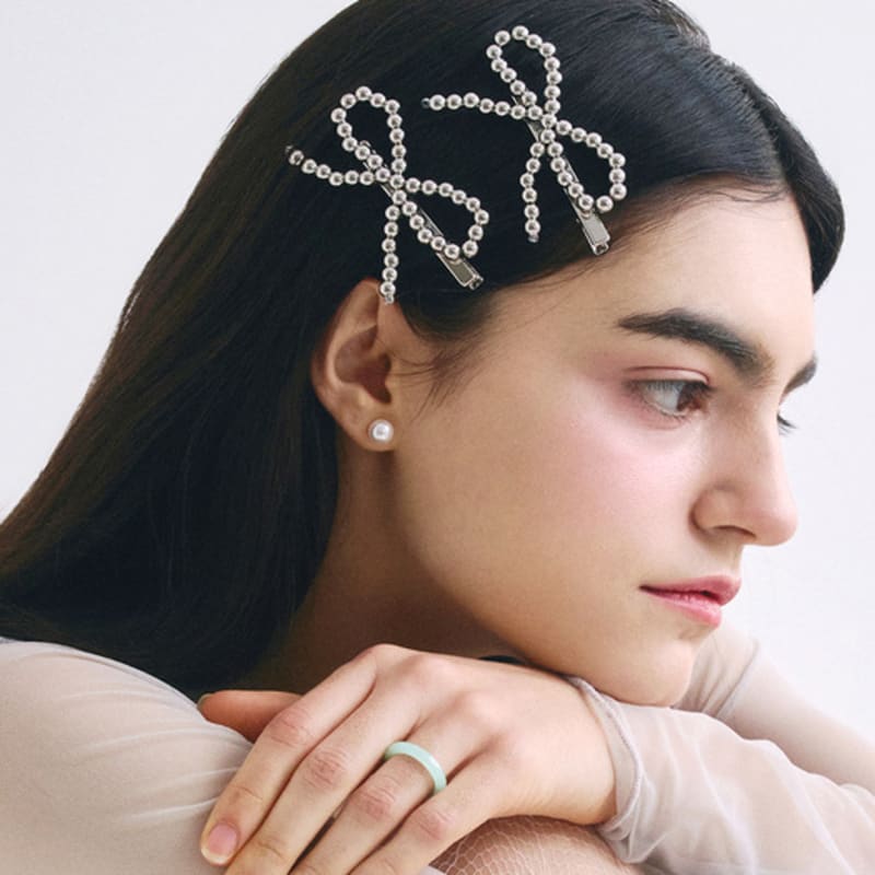 HAS HSU010 Silver ball ribbon hair pin NONE
HAS HSU010 Silver ball ribbon hair pin NONE