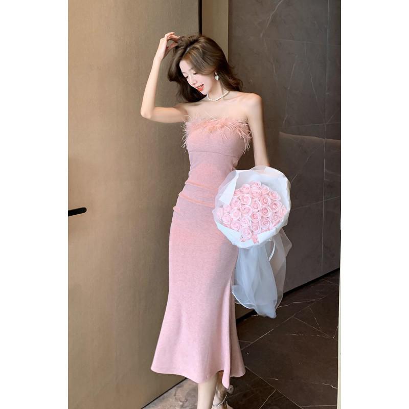 Sophisticated Strapless Mid-Length Dress with Fur Collar for Spring/Summer Large чорний
Sophisticated Strapless Mid-Length Dress with Fur Collar for Spring/Summer Large чорний