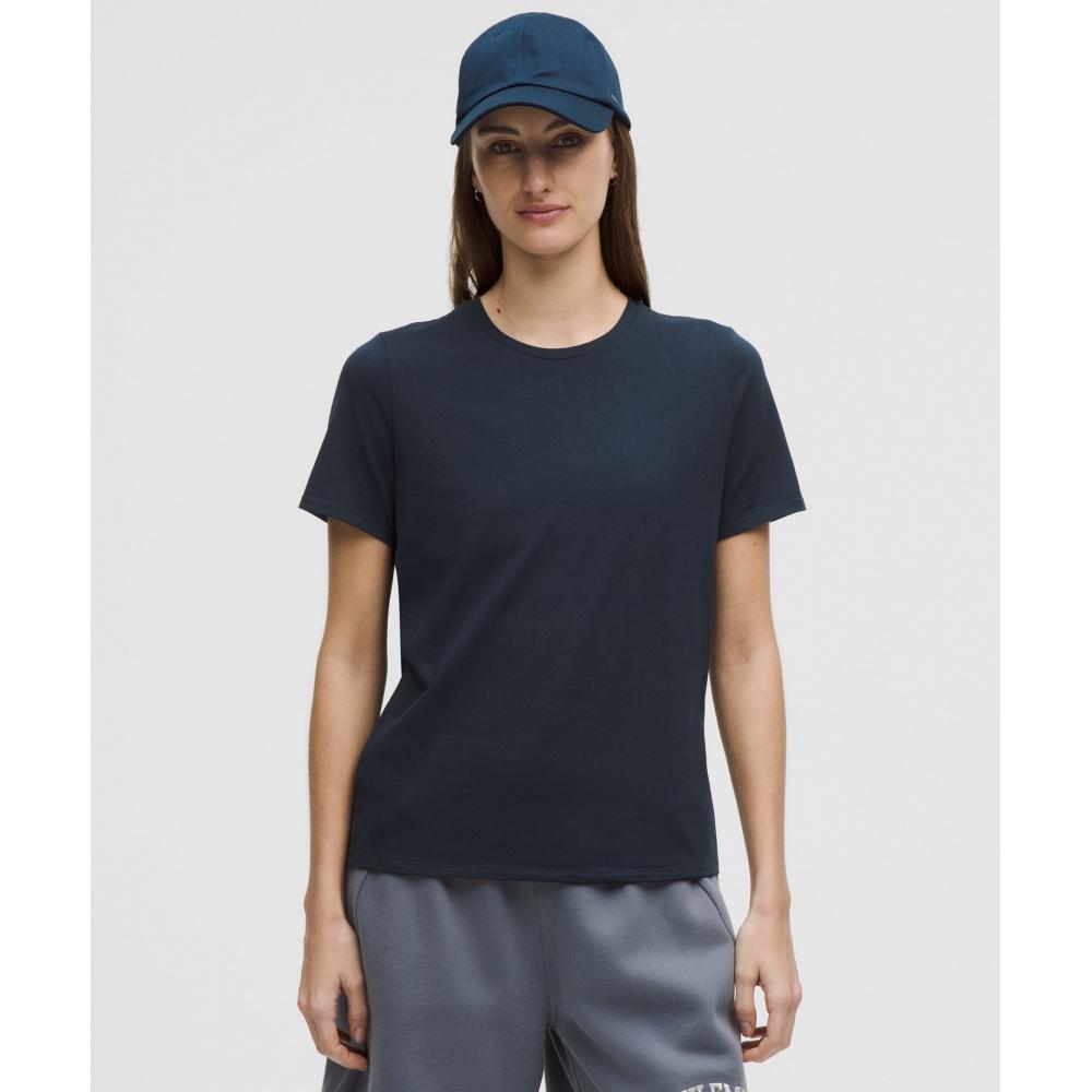 Lululemon Футболка из органического хлопка с прямым подолом и круглым вырезом True Navy XXXS
Lululemon Футболка из органического хлопка с прямым подолом и круглым вырезом True Navy XXXS