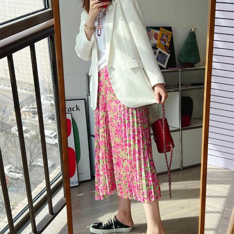 Women s Summer Sweet Peach Pink Midi Skirt - Flowy Smooth Floral Pleated A-Line Skirt with Elastic High Waist one size
Women s Summer Sweet Peach Pink Midi Skirt - Flowy Smooth Floral Pleated A-Line Skirt with Elastic High Waist one size