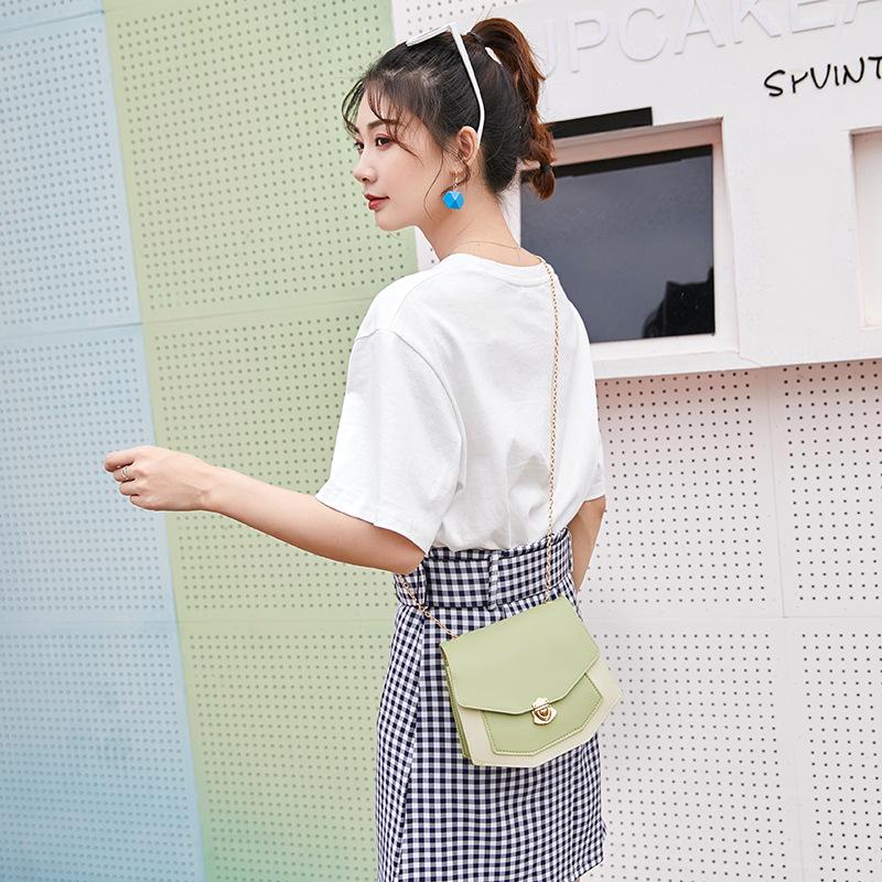 Fashion contrasting color splicing shoulder bag 2025 heart-shaped lock chain mobile phone shoulder messenger women s bag красный
Fashion contrasting color splicing shoulder bag 2025 heart-shaped lock chain mobile phone shoulder messenger women s bag красный