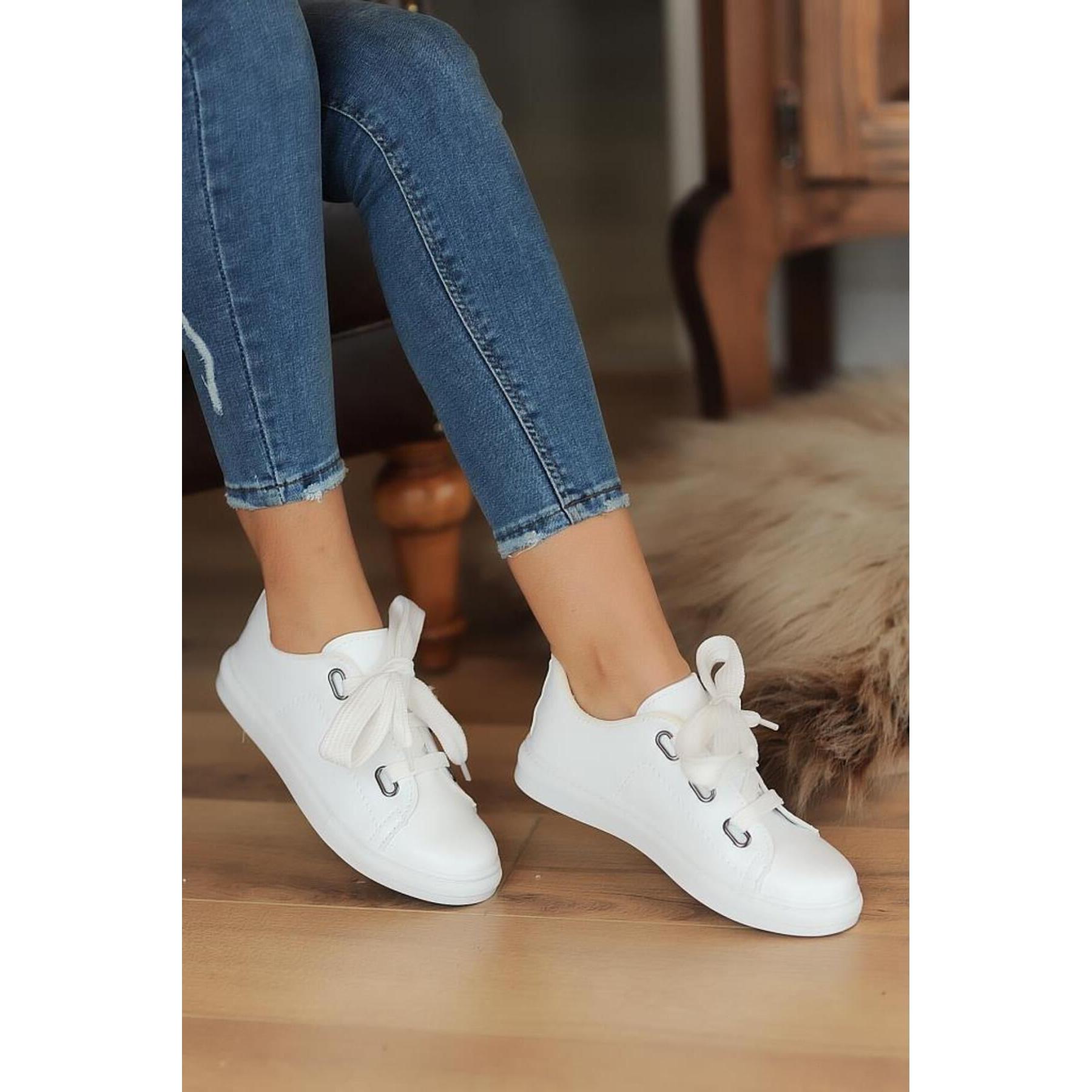Женские белые спортивные кроссовки Casuel, повседневная обувь высокого качества, новый сезон 2023 года
Женские белые спортивные кроссовки Casuel, повседневная обувь высокого качества, новый сезон 2023 года