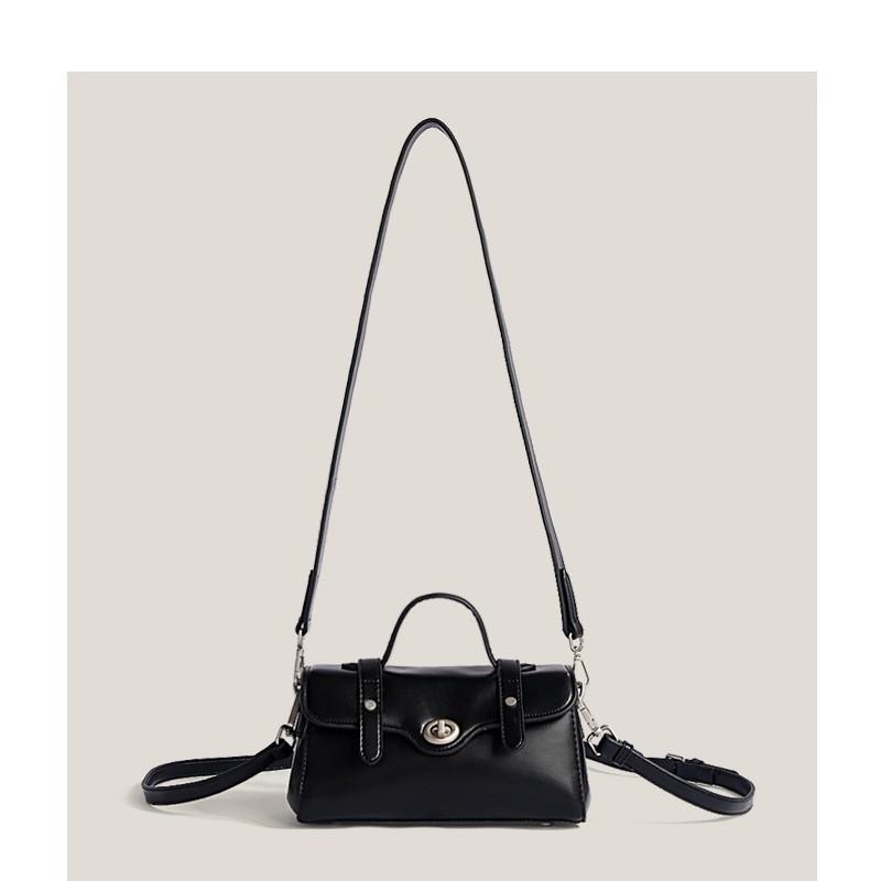 2025 New French Niche Light Luxury Commuter Mailman Bag Women s Cross-body High-end Single-shoulder Portable Small Square чорний
2025 New French Niche Light Luxury Commuter Mailman Bag Women s Cross-body High-end Single-shoulder Portable Small Square чорний