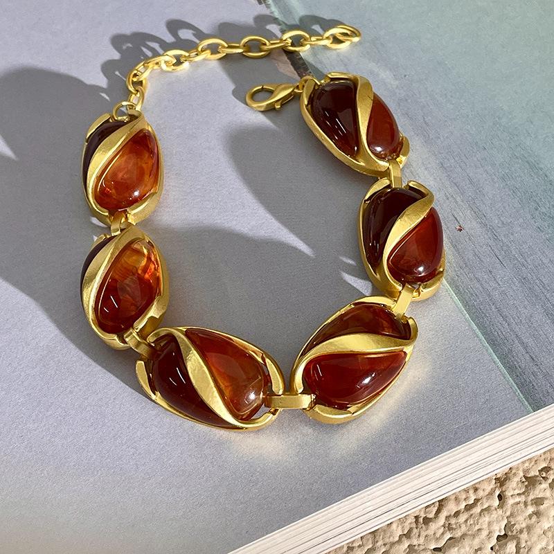 Ретро европейское и американское антикварное коричневое хрустальное ожерелье с бусинами
Ретро европейское и американское антикварное коричневое хрустальное ожерелье с бусинами