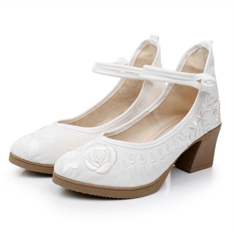 Spring and Summer New Women s Shoes Breathable Middle Heel Embroidered Shoes Old Beijing Cloth Shoes Cheongsam Thick Heel Round Head Light Shoes 36
Spring and Summer New Women s Shoes Breathable Middle Heel Embroidered Shoes Old Beijing Cloth Shoes Cheongsam Thick Heel Round Head Light Shoes 36