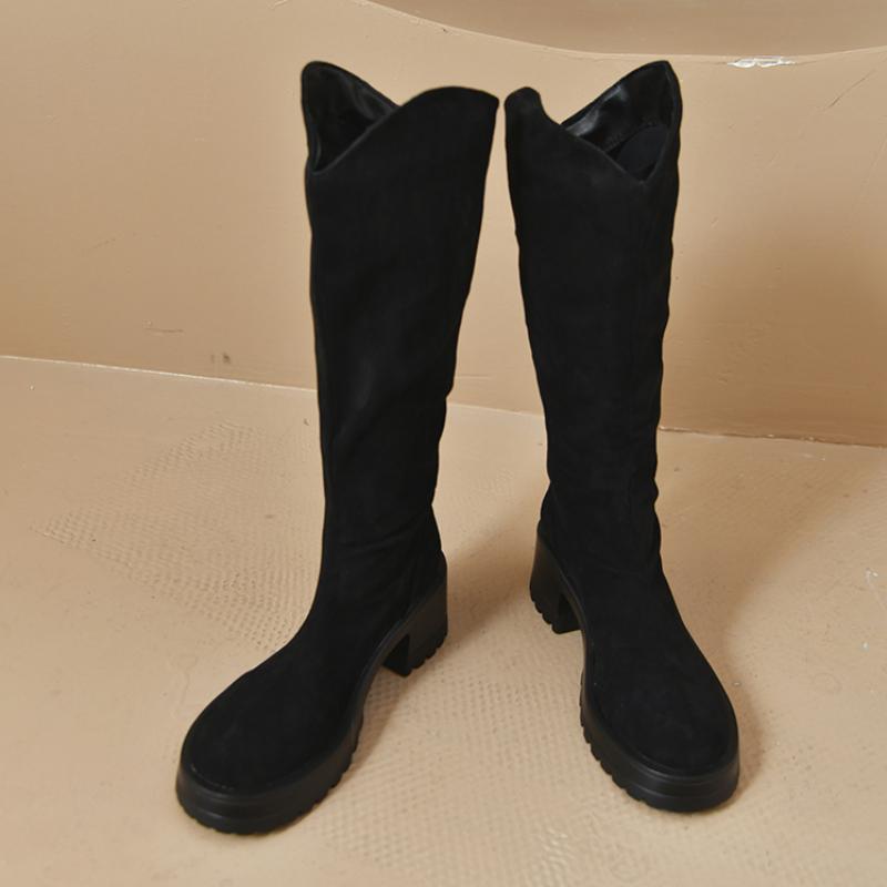 Fashion 2024 New Winter Designer Chelsea Boots Women Mid Heels Knee High Chunky Shoes Casual Platform Gladiator Goth Motorcycle Botas 40 чёрный
Fashion 2024 New Winter Designer Chelsea Boots Women Mid Heels Knee High Chunky Shoes Casual Platform Gladiator Goth Motorcycle Botas 40 чёрный