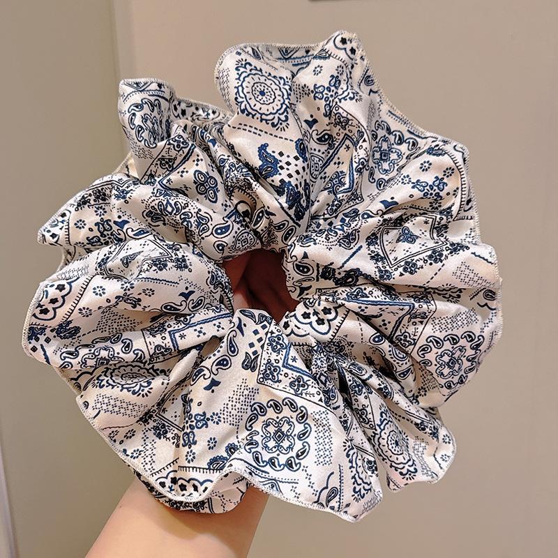 Palace Retro Ethnic Style Scrunchies Women Elastic Hair Rubber Bands Accessories Tie Hair Ring Rope Headdress Headwear Ornament about 20 cm бежевый
Palace Retro Ethnic Style Scrunchies Women Elastic Hair Rubber Bands Accessories Tie Hair Ring Rope Headdress Headwear Ornament about 20 cm бежевый