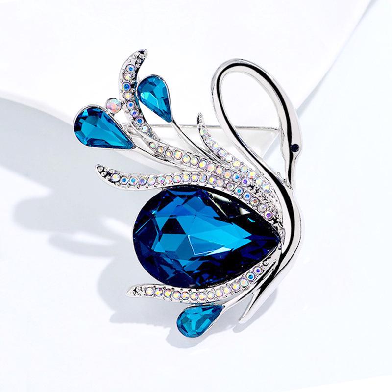 Retro Swan Brooch: Versatile Women s Fashion Pin for Sweaters and Cardigans павлин голубой
Retro Swan Brooch: Versatile Women s Fashion Pin for Sweaters and Cardigans павлин голубой