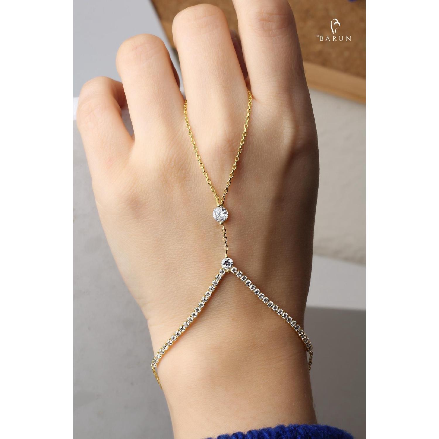 ahmeran Silver 925 Setting Yellow Gold Round Zircon Stone White Hand Chain ahmeran золотий
ahmeran Silver 925 Setting Yellow Gold Round Zircon Stone White Hand Chain ahmeran золотий
