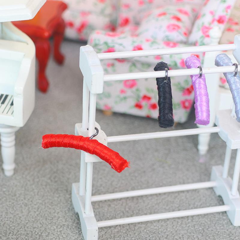 4Pcs 1/12 Dollhouse Simulation Mini Coat Hanger Set Dollhouse Furniture Decoration Micro Scene Photo Props Pretend Play Toys
4Pcs 1/12 Dollhouse Simulation Mini Coat Hanger Set Dollhouse Furniture Decoration Micro Scene Photo Props Pretend Play Toys