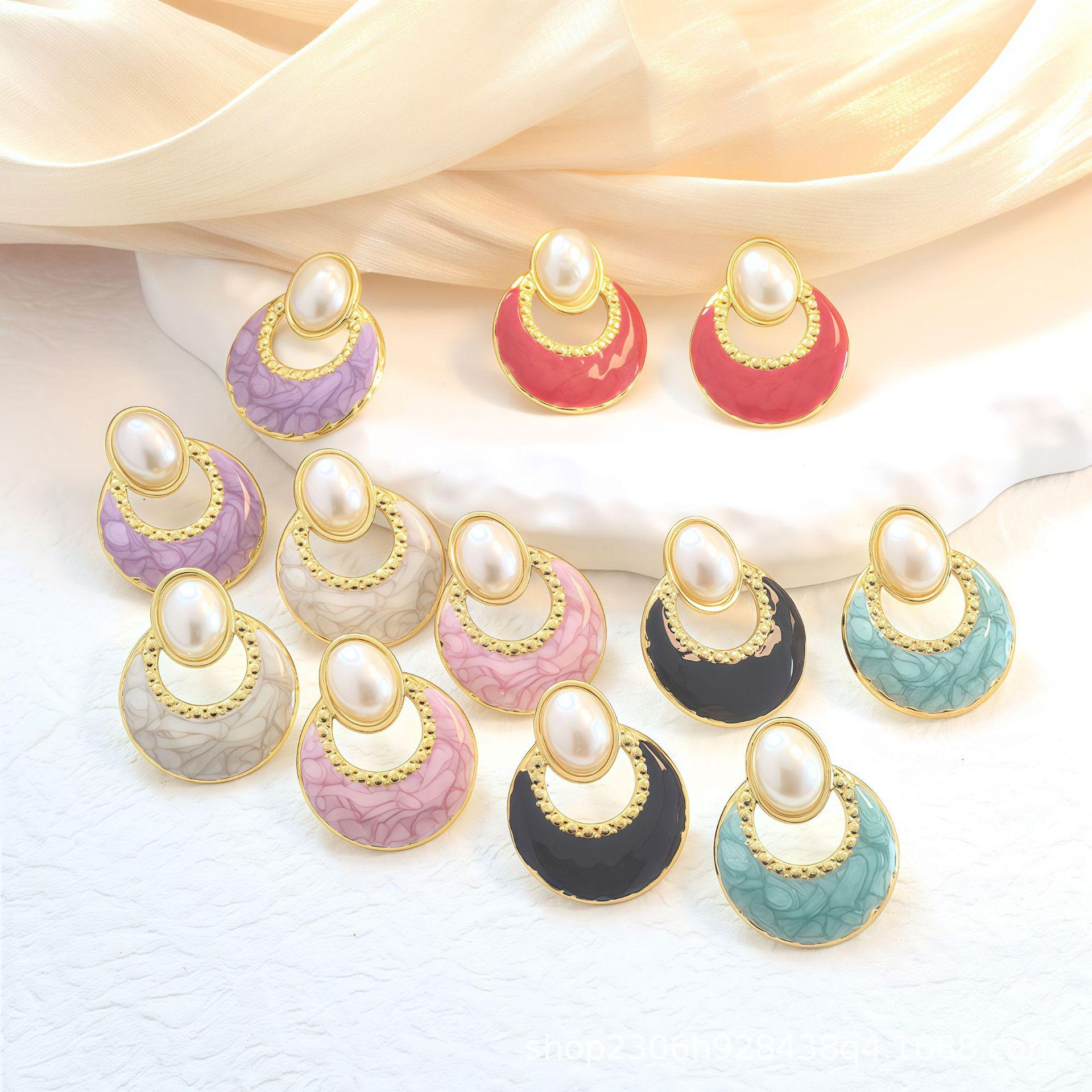 French Vintage Pearl Stud Earrings - Elegant, Retro, and Stylish Stainless Steel Design чорний
French Vintage Pearl Stud Earrings - Elegant, Retro, and Stylish Stainless Steel Design чорний