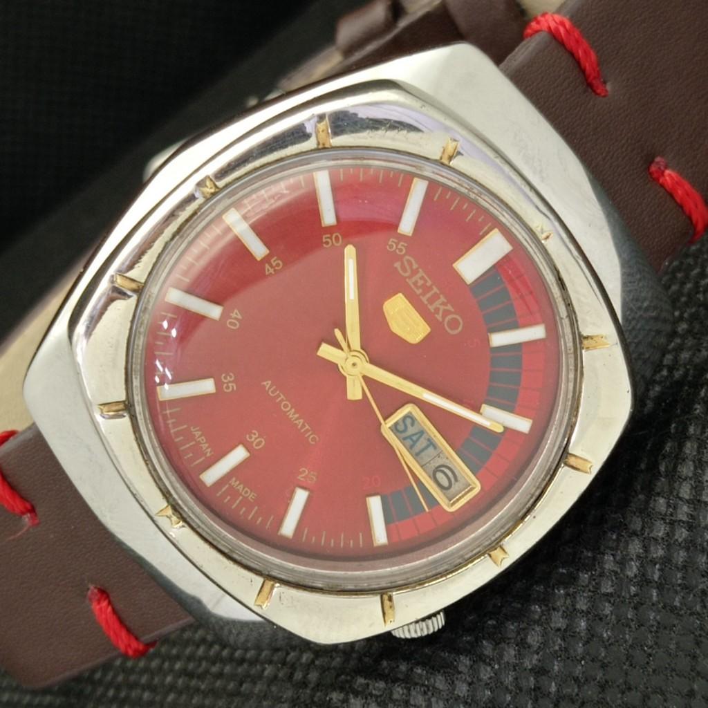 Б/У винтажные часы SEIKO 5 AUTOMATIC 7009A JAPAN MENS DAY/DATE RED 601-a313483-6 lot601-a313483
Б/У винтажные часы SEIKO 5 AUTOMATIC 7009A JAPAN MENS DAY/DATE RED 601-a313483-6 lot601-a313483