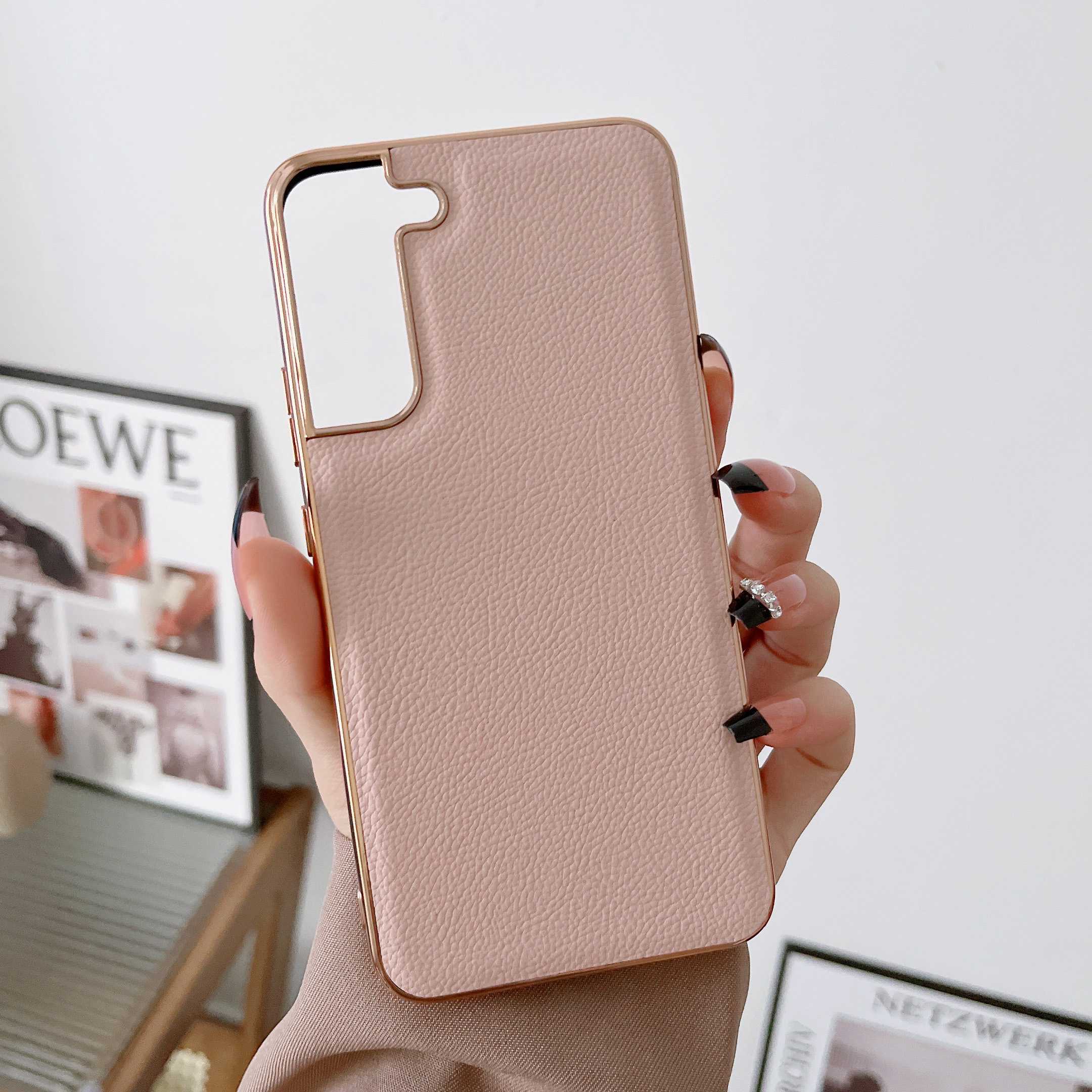 Phone Case for Samsung Galaxy S21 5G Anti-fall Shockproof Case Cowhide Leather+TPU Electroplating Protective Cover Pink
Phone Case for Samsung Galaxy S21 5G Anti-fall Shockproof Case Cowhide Leather+TPU Electroplating Protective Cover Pink