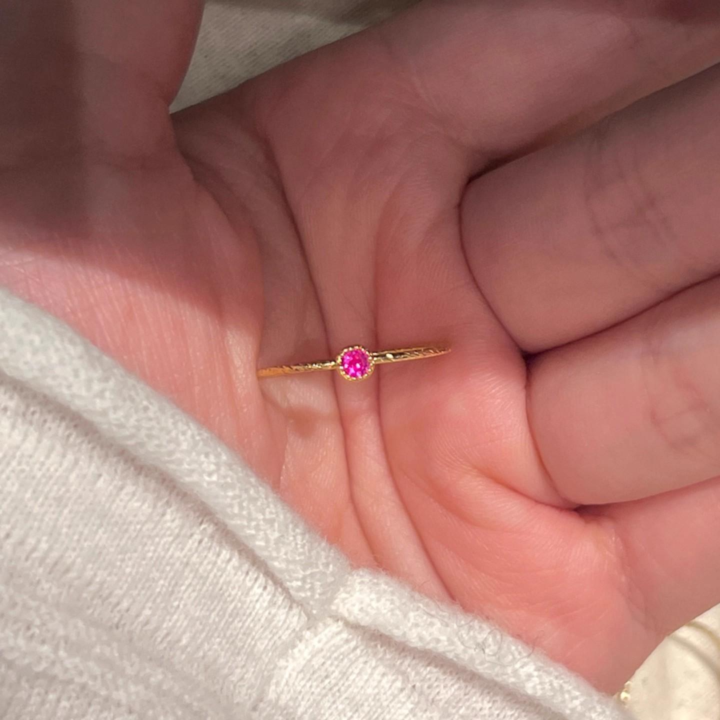 Simple inlaid pink single diamond rings for women light luxury fine mini ring high-end layered style suitable for daily jewelry 7 золотой
Simple inlaid pink single diamond rings for women light luxury fine mini ring high-end layered style suitable for daily jewelry 7 золотой