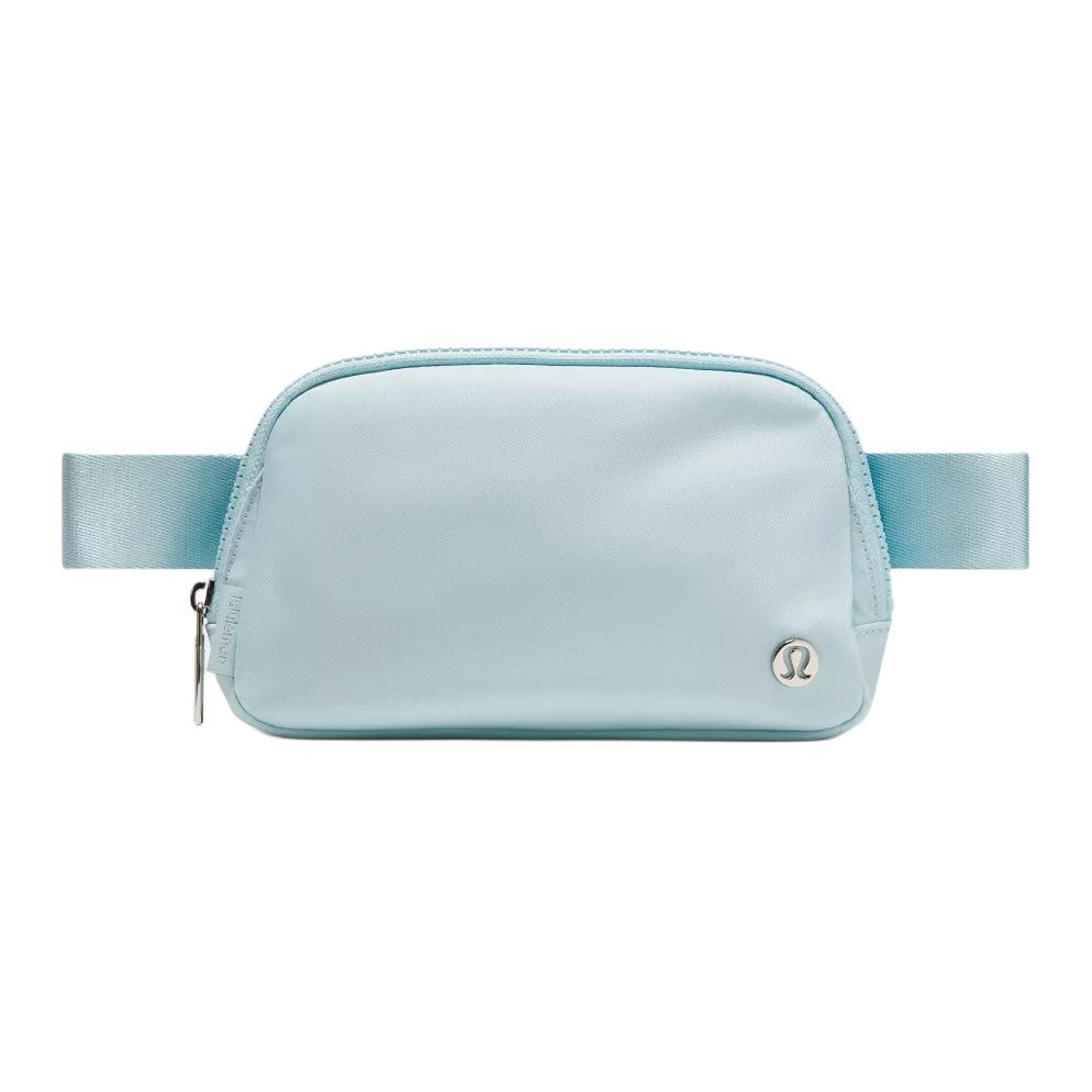 Lululemon Everywhere 1L Metal Logo Zipper Waist Bag Women waist bag Foam-Cloud Silver LU9AX2S_075157 Foam Cloud & Silver
Lululemon Everywhere 1L Metal Logo Zipper Waist Bag Women waist bag Foam-Cloud Silver LU9AX2S_075157 Foam Cloud & Silver