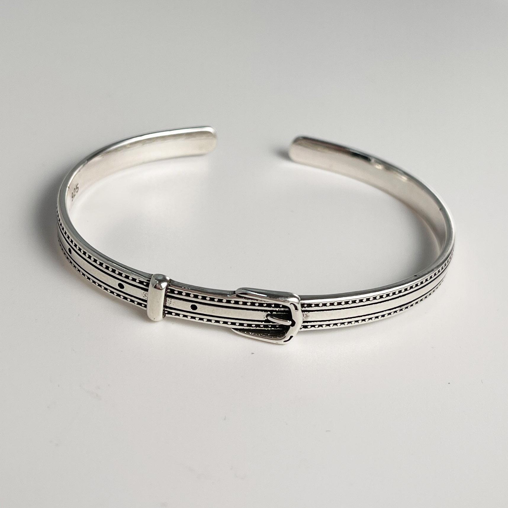 100% Solid 925 Sterling Silver Retro Bracelet for Women Geometric Handmade Belt Shape Simple Bracelet Birthday Gift
100% Solid 925 Sterling Silver Retro Bracelet for Women Geometric Handmade Belt Shape Simple Bracelet Birthday Gift
