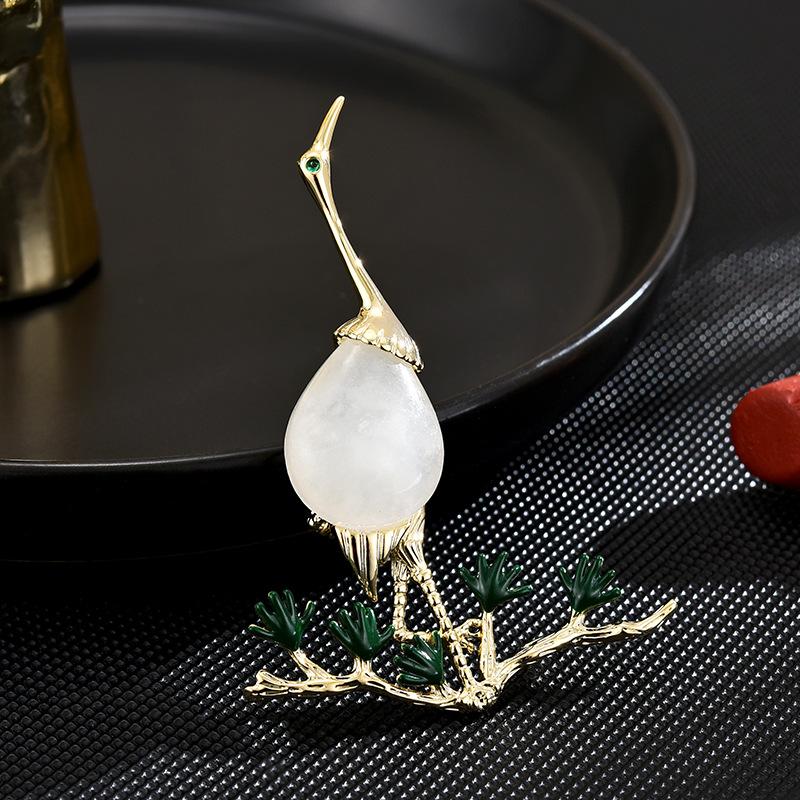 New Design Sense Chinese Temperament Luxurious And Elegant Classic And Atmospheric Pine Crane Coat Brooch Accessories
New Design Sense Chinese Temperament Luxurious And Elegant Classic And Atmospheric Pine Crane Coat Brooch Accessories