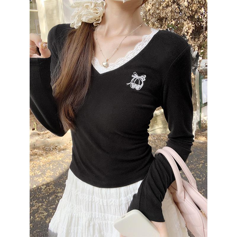 Korean black lace V-neck long-sleeved T-shirt for women in early autumn pure desire slimming bottoming shirt niche hot girl top S
Korean black lace V-neck long-sleeved T-shirt for women in early autumn pure desire slimming bottoming shirt niche hot girl top S