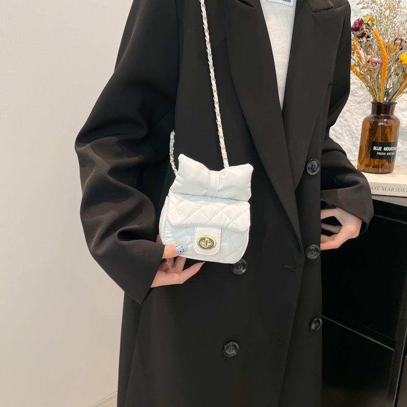 New bow embroidery thread solid color diamond spring and summer tide diamond chain change crossbody shoulder women s bag коричневий
New bow embroidery thread solid color diamond spring and summer tide diamond chain change crossbody shoulder women s bag коричневий