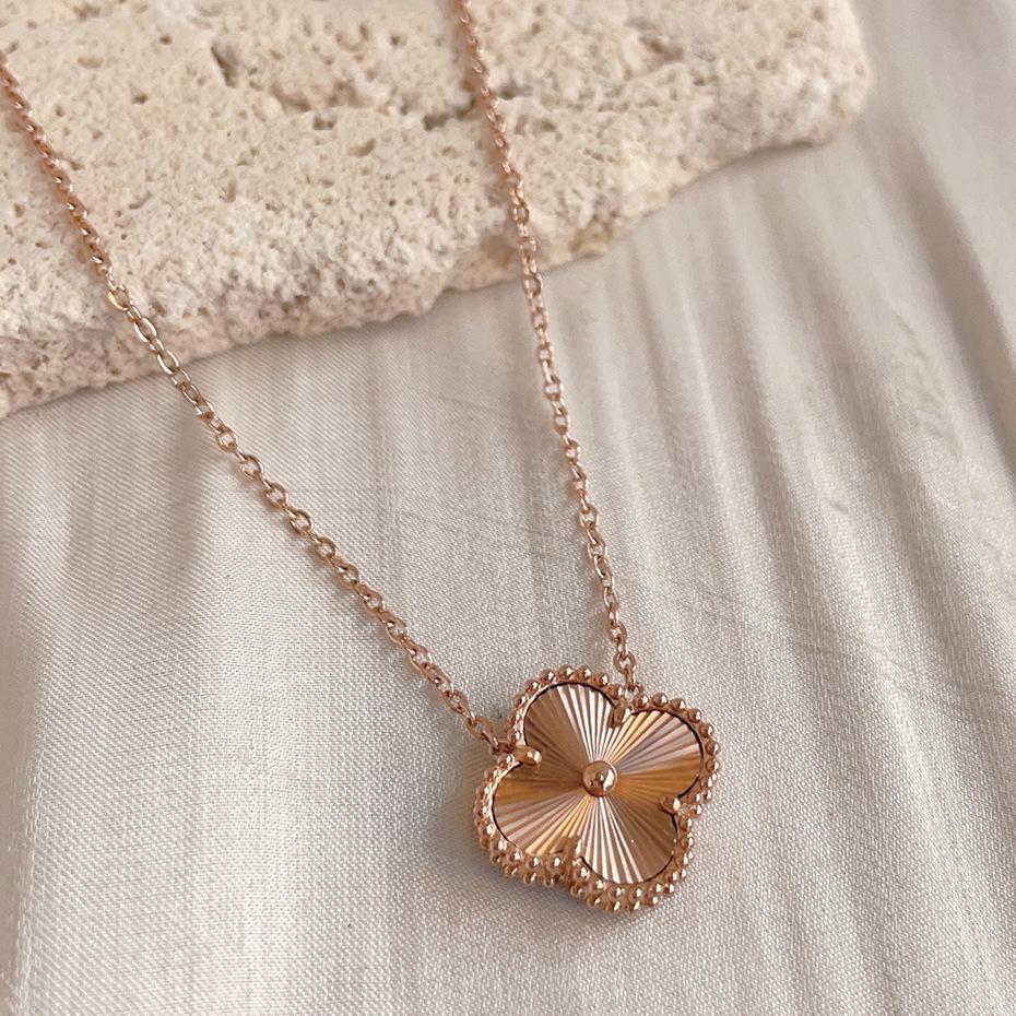 Light Luxury Rose Gold Double-Sided Titanium Steel Four-Leaf Clover Necklace Does Not Fade Women S Gift
Light Luxury Rose Gold Double-Sided Titanium Steel Four-Leaf Clover Necklace Does Not Fade Women S Gift