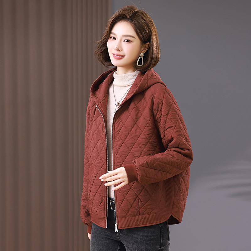 Женская зимняя повседневная стеганая хлопковая куртка с капюшоном, свободного кроя, больших размеров, однотонная, толстая и теплая. M: 90-115 Jin малиновый
Женская зимняя повседневная стеганая хлопковая куртка с капюшоном, свободного кроя, больших размеров, однотонная, толстая и теплая. M: 90-115 Jin малиновый