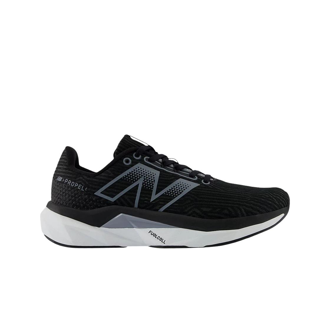 (в) New Balance Fuelcell Propel V5 Черно-белые - D Широкие 225
(в) New Balance Fuelcell Propel V5 Черно-белые - D Широкие 225
