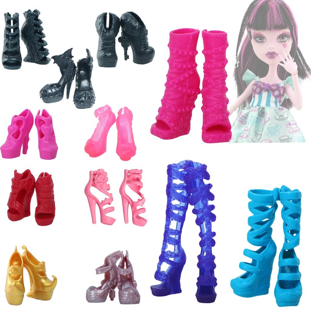 Босоніжки Чоботи Взуття для Monster High Аксесуари Високий каблук Демон Монстр Класні іграшки Чорний Павутина Рожевий Синій
Босоніжки Чоботи Взуття для Monster High Аксесуари Високий каблук Демон Монстр Класні іграшки Чорний Павутина Рожевий Синій