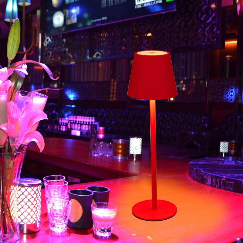Кованая железная светодиодная настольная лампа с защитой для глаз для прикроватной тумбочки, отеля, кафе, бара или ресторана
Кованая железная светодиодная настольная лампа с защитой для глаз для прикроватной тумбочки, отеля, кафе, бара или ресторана