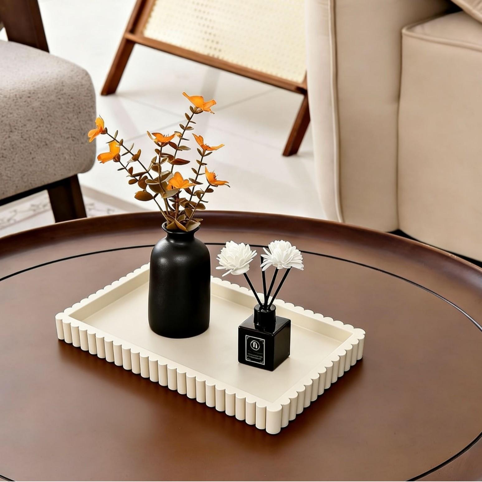 1PC Decorative Silicone Tray, Modern Black Silicon Square Wavy Tray, Suitable for Coffee Table Decoration
1PC Decorative Silicone Tray, Modern Black Silicon Square Wavy Tray, Suitable for Coffee Table Decoration