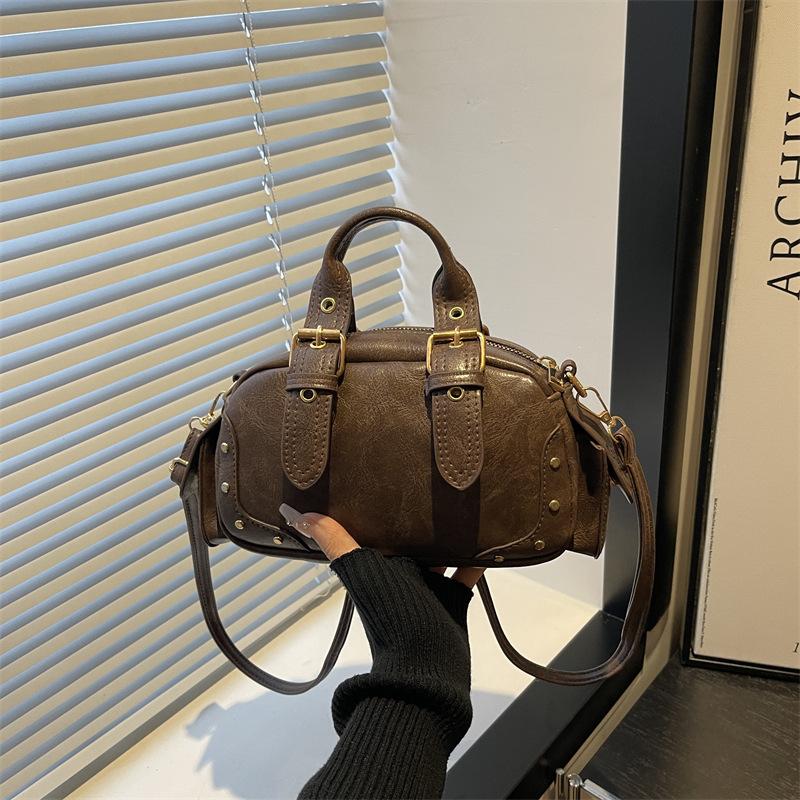 New trendy retro Spice Girl fan car bag niche bowling handbag single shoulder crossbody armpit bag
New trendy retro Spice Girl fan car bag niche bowling handbag single shoulder crossbody armpit bag