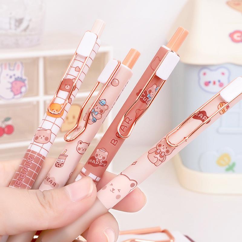 Милый мультяшный медведь гелевые ручки Kawaii 0,5 мм черные чернила нейтральные ручки корейские канцелярские принадлежности для письма школьные канцелярские принадлежности гелевая ручка
Милый мультяшный медведь гелевые ручки Kawaii 0,5 мм черные чернила нейтральные ручки корейские канцелярские принадлежности для письма школьные канцелярские принадлежности гелевая ручка