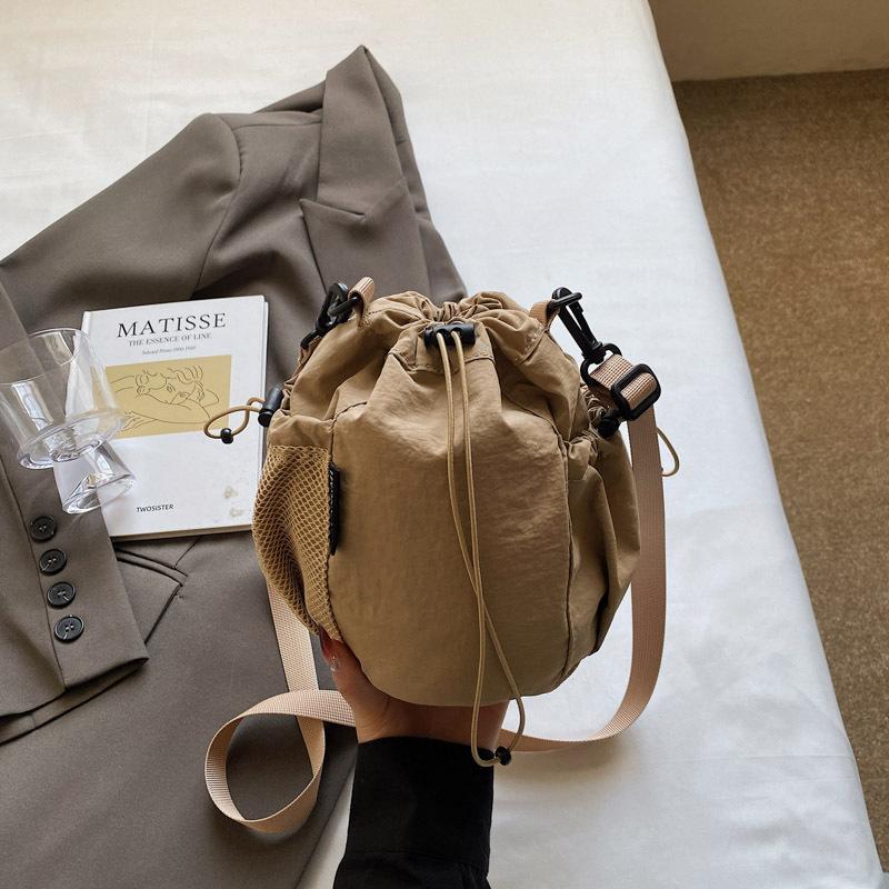 Literary and artistic style niche single shoulder crossbody small cloth bag mobile phone bag women s casual versatile fashion small bucket bag tide хаки
Literary and artistic style niche single shoulder crossbody small cloth bag mobile phone bag women s casual versatile fashion small bucket bag tide хаки