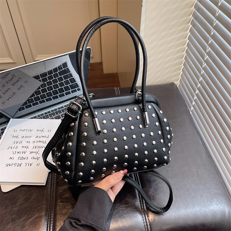 Punk Style Studded Top-handle Bags For Women 2026 Latest Luxury Designer Purses And Handbags Rivets Decor Shoulder Crossbody Bag 20x15x8cm чёрный
Punk Style Studded Top-handle Bags For Women 2026 Latest Luxury Designer Purses And Handbags Rivets Decor Shoulder Crossbody Bag 20x15x8cm чёрный