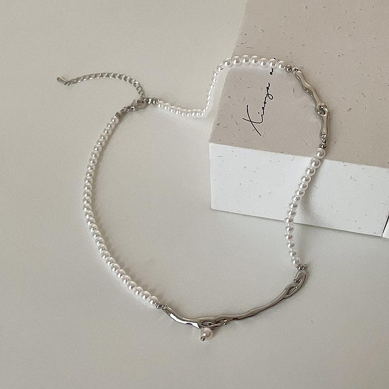 Niche Design Sense Нерегулярное металлическое жемчужное ожерелье Женское ретро Элегантное индивидуальное модное универсальное ожерелье на шею Цепочка на ключицу