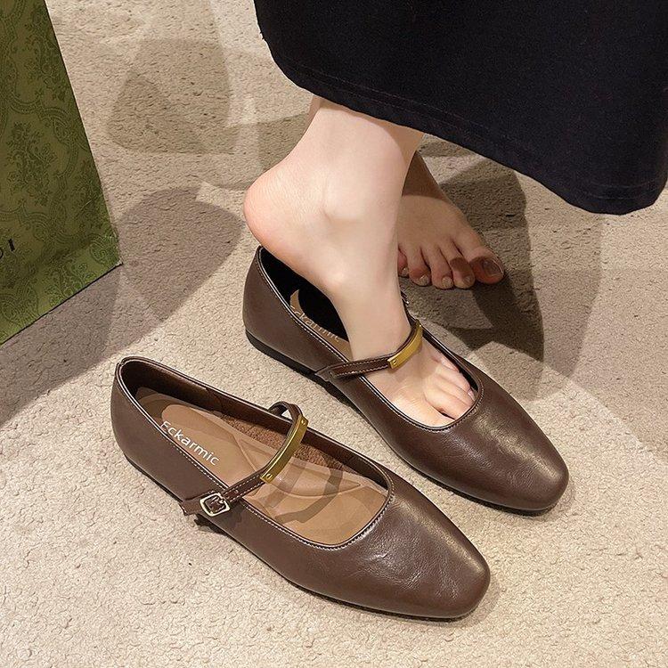 2025 square head new medium heel small leather shoes metal buckle retro pu leather Mary Jane flat heel single shoes with one word shoes women 39 темно-коричневого кольору
2025 square head new medium heel small leather shoes metal buckle retro pu leather Mary Jane flat heel single shoes with one word shoes women 39 темно-коричневого кольору