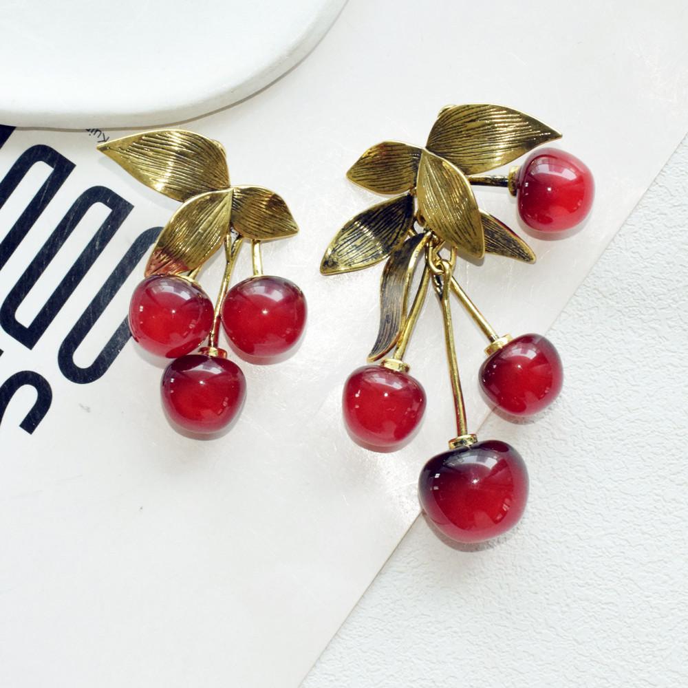 Retro Vintage Metal Leaf Resin Red Cherry Dangle Earrings For Women Fashion Jewelry Brand Show Ladys Statement Accessory червоний
Retro Vintage Metal Leaf Resin Red Cherry Dangle Earrings For Women Fashion Jewelry Brand Show Ladys Statement Accessory червоний