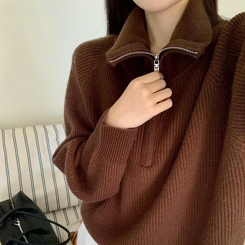 Вязаный свитер-топ из 100% шерсти с воротником-гольф на молнии, женский, ленивый, модный, омолаживающий, свободный и стройнящий свитер M
Вязаный свитер-топ из 100% шерсти с воротником-гольф на молнии, женский, ленивый, модный, омолаживающий, свободный и стройнящий свитер M