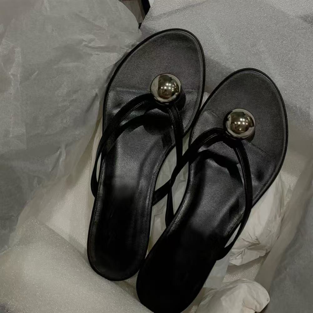 Retro flat-bottomed metal pearl ball fashion outer wearing flip-flops women s summer flat-bottomed beach half-tray women 34
Retro flat-bottomed metal pearl ball fashion outer wearing flip-flops women s summer flat-bottomed beach half-tray women 34