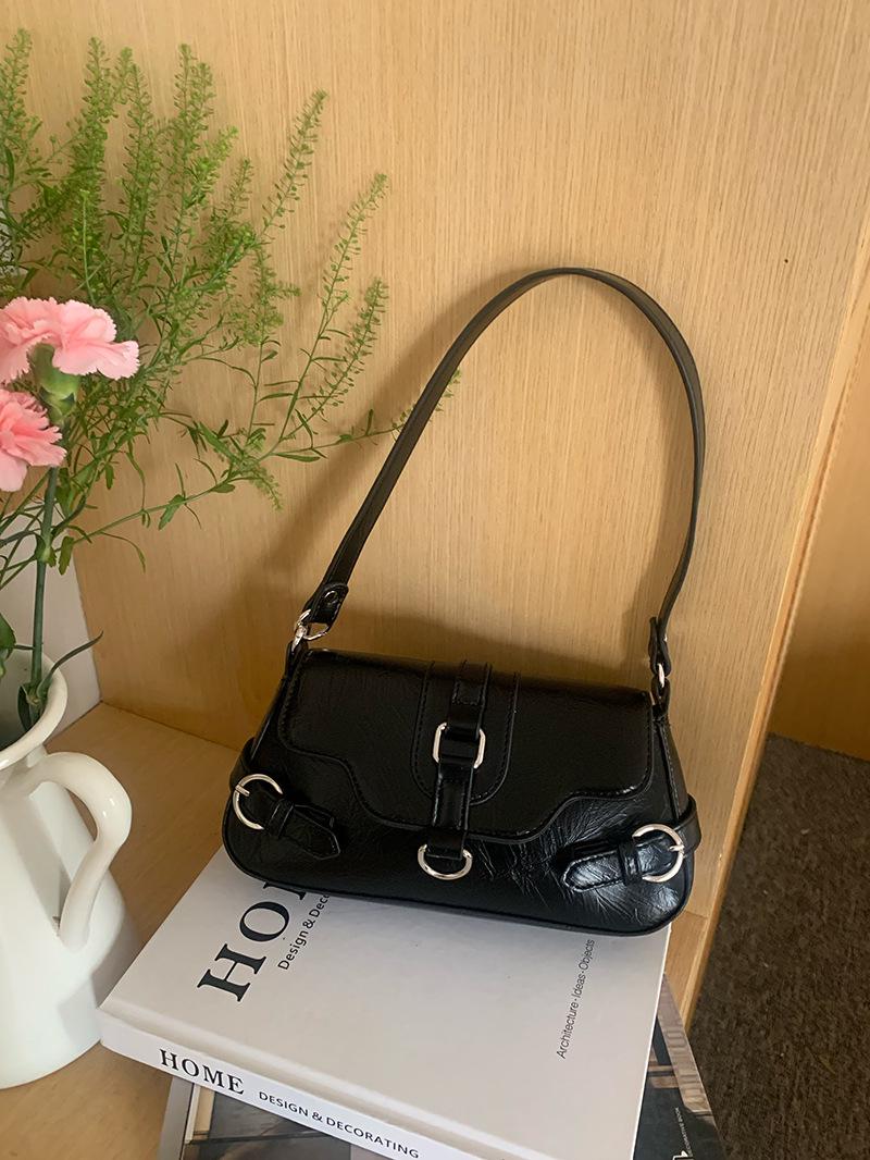 Women s 2025 New Motorcycle-Style Versatile Handbag - Hot Girl Underarm, Shoulder, and Crossbody Bag with Texture чёрный
Women s 2025 New Motorcycle-Style Versatile Handbag - Hot Girl Underarm, Shoulder, and Crossbody Bag with Texture чёрный