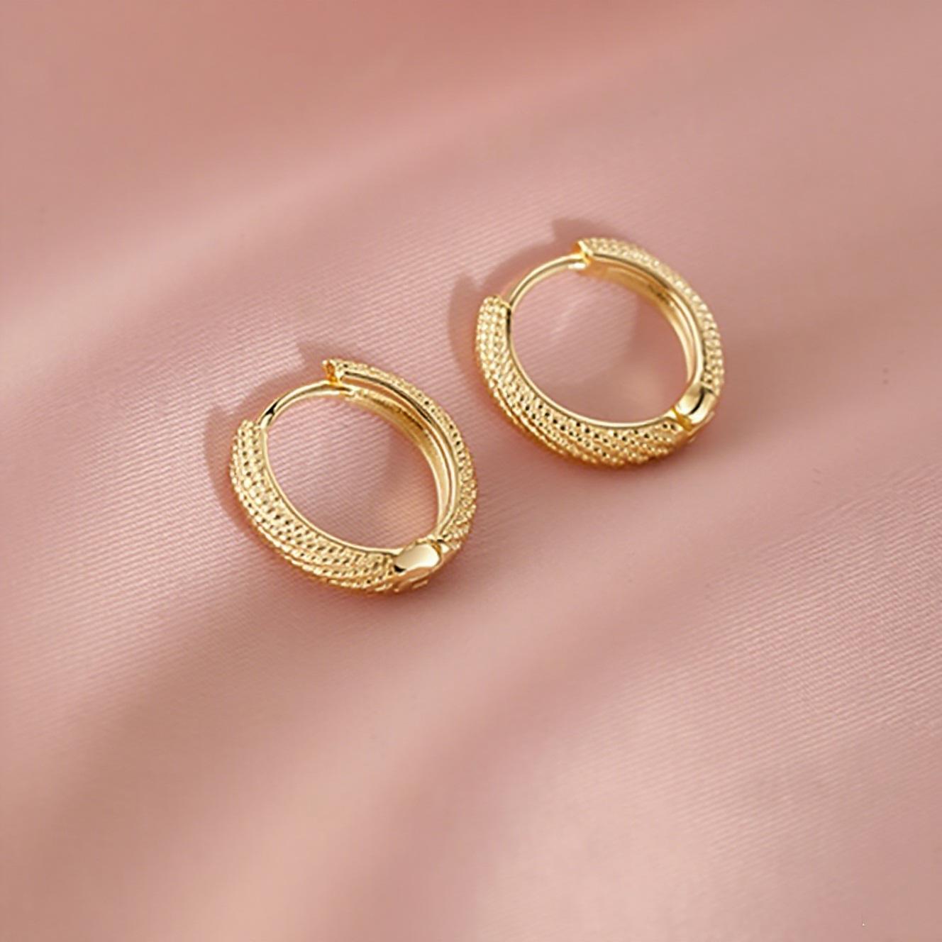 Temperament Twist Earrings Female Design Sense of Niche Minimalist Personality Hundred with A Sense of Senior Ins Wind Earrings Office Casual Daily
Temperament Twist Earrings Female Design Sense of Niche Minimalist Personality Hundred with A Sense of Senior Ins Wind Earrings Office Casual Daily