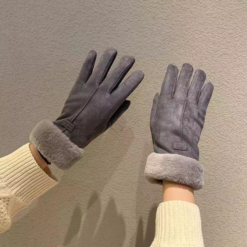 Женские средние ветрозащитные замшевые зимние велосипедные перчатки на флисовой подкладке с шерстяной манжетой и возможностью работы с сенсорным экраном One Size
Женские средние ветрозащитные замшевые зимние велосипедные перчатки на флисовой подкладке с шерстяной манжетой и возможностью работы с сенсорным экраном One Size