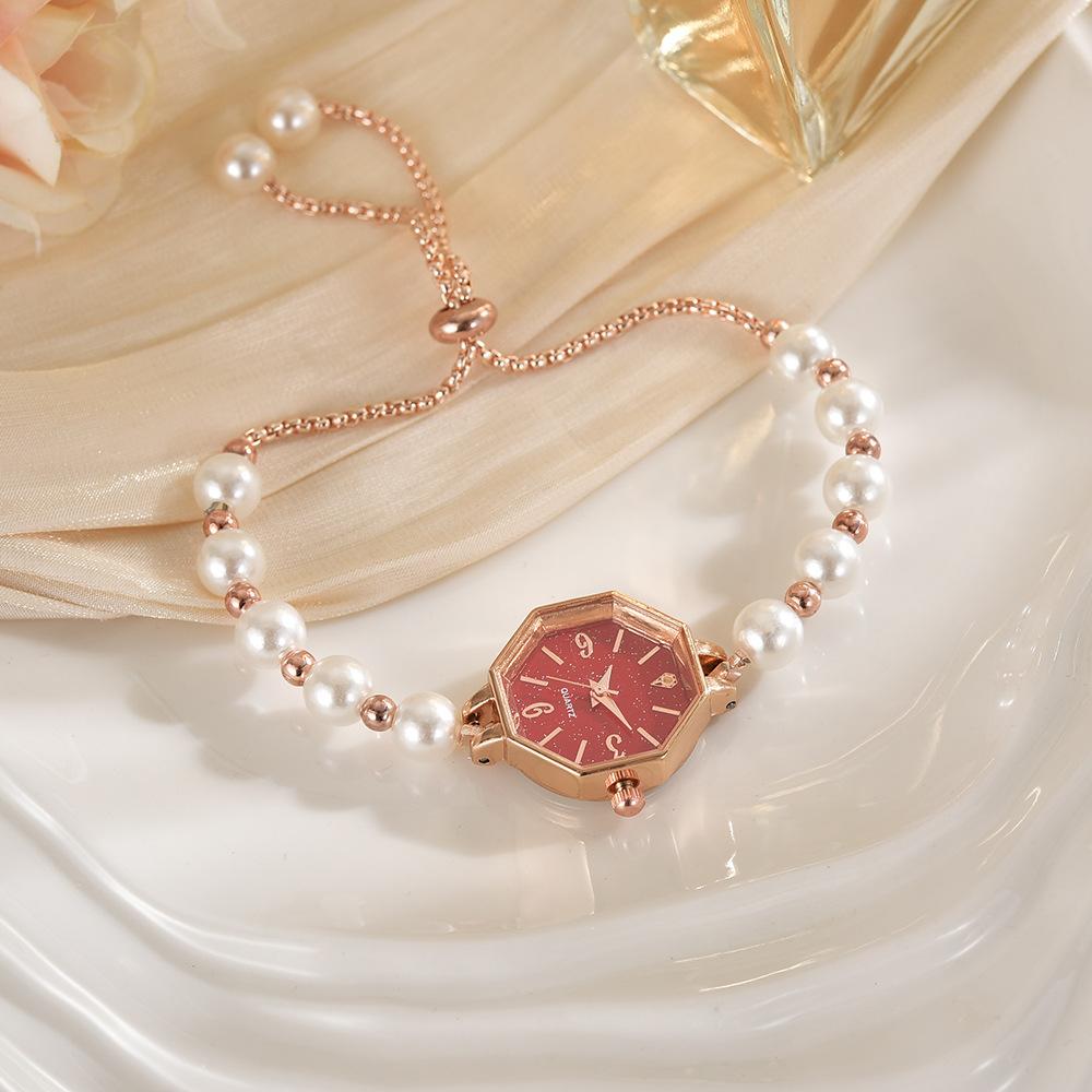Exquisite Pearl Women Bracelet Quartz Watches Adjustable Strap Luxury Small Simple Octagonal Dial Ladies Wristwatch Gift
Exquisite Pearl Women Bracelet Quartz Watches Adjustable Strap Luxury Small Simple Octagonal Dial Ladies Wristwatch Gift