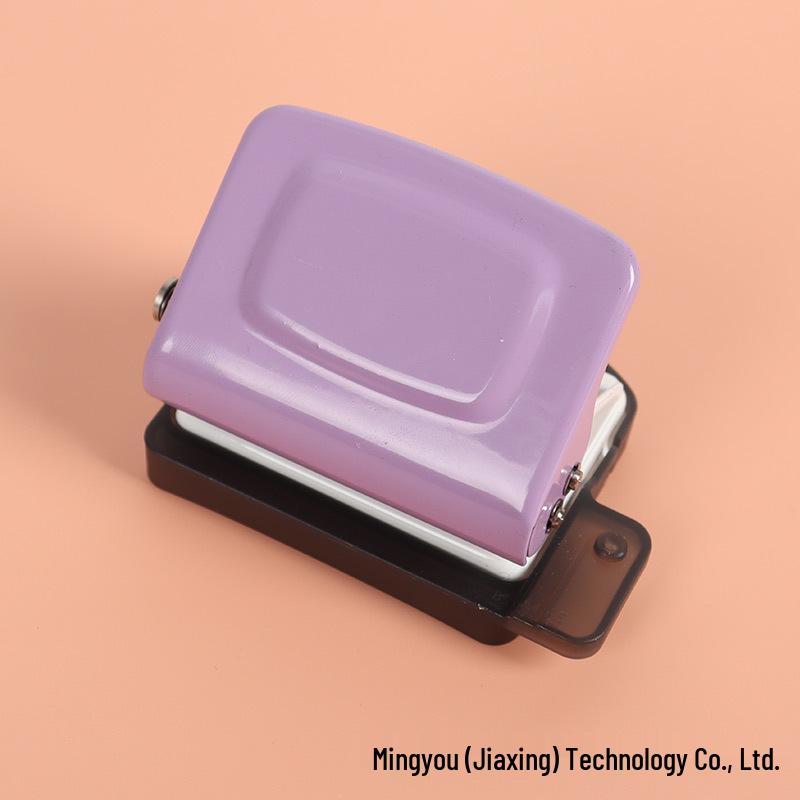 Мини-дырокол на 6 отверстий для планировщика и DIY-переплета фиолетовый
Мини-дырокол на 6 отверстий для планировщика и DIY-переплета фиолетовый