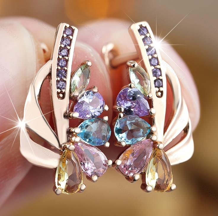 Изысканные синие зеленые серьги-кольца с цирконием для женщин, серебряные висячие серьги с цветком, элегантные вечерние украшения разноцветный/золотой
Изысканные синие зеленые серьги-кольца с цирконием для женщин, серебряные висячие серьги с цветком, элегантные вечерние украшения разноцветный/золотой