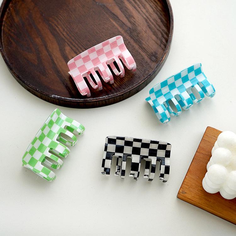 Yi Yi Korean Style Checkered Hair Clip - Large PVC Updo Claw Clip for Back of Head зелёный/белый
Yi Yi Korean Style Checkered Hair Clip - Large PVC Updo Claw Clip for Back of Head зелёный/белый