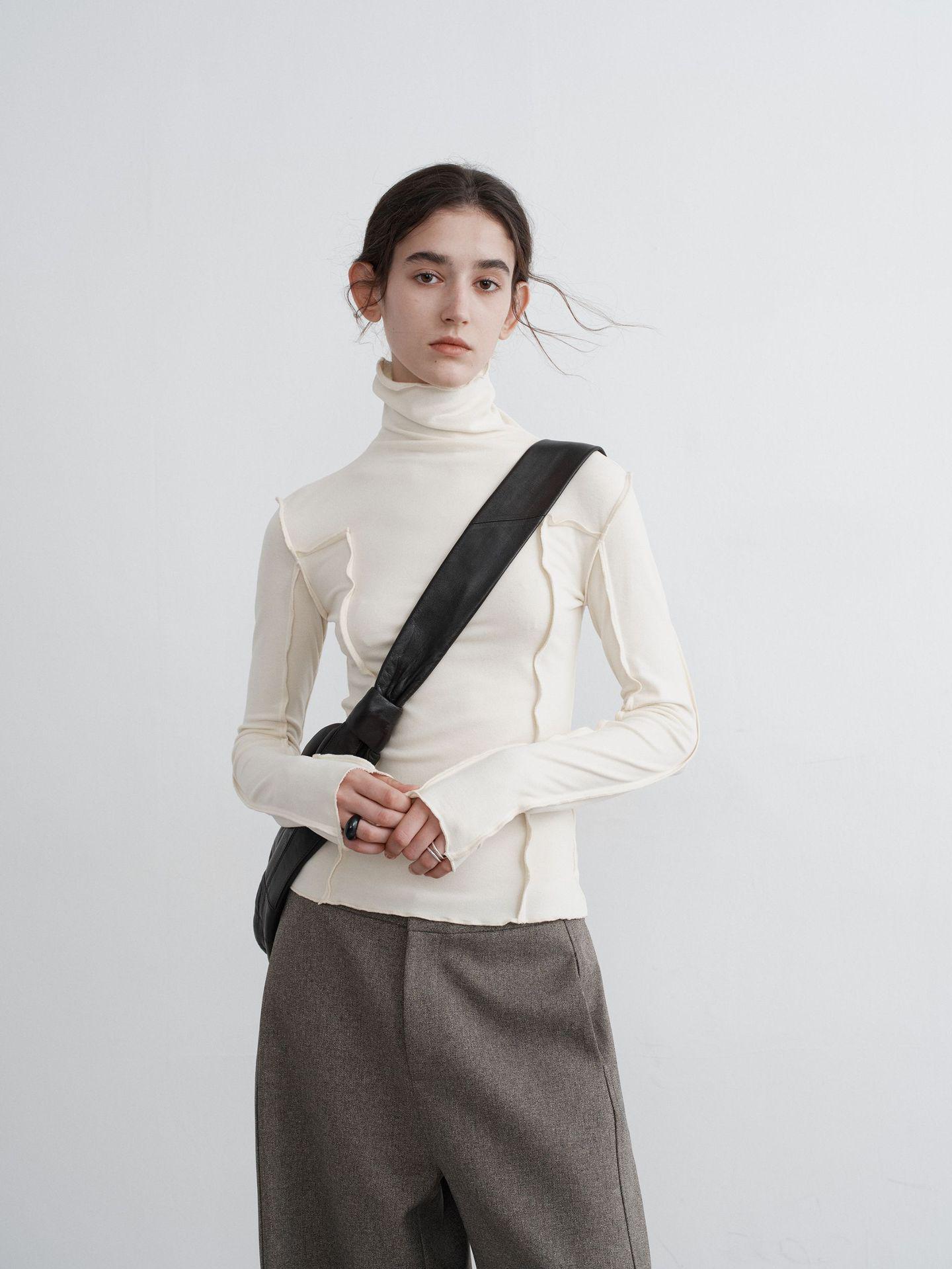 Textile Song Women s Autumn/Winter Slim Fit Pile Collar Knit Sweater with Wood Ear Edge
Textile Song Women s Autumn/Winter Slim Fit Pile Collar Knit Sweater with Wood Ear Edge