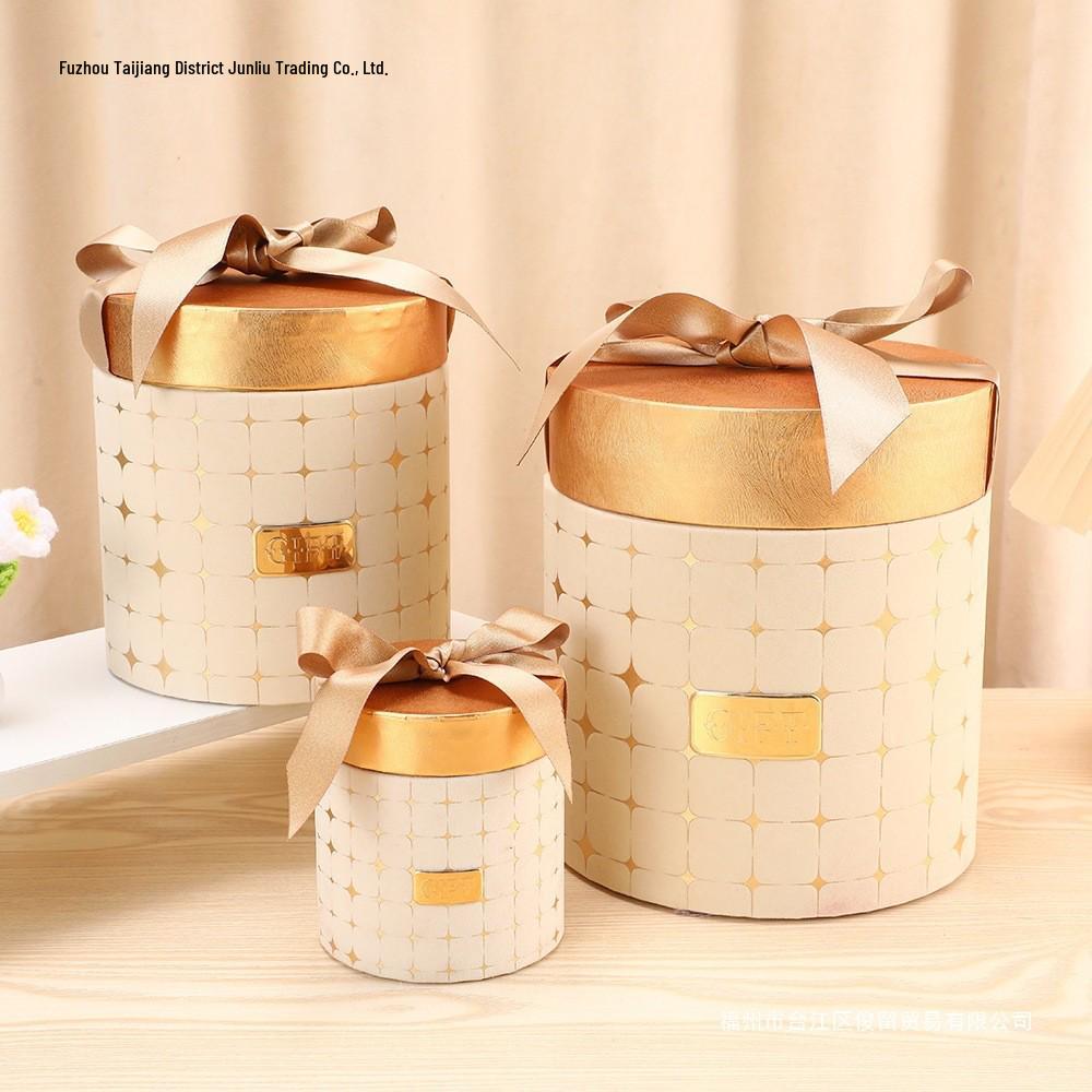 Luxury Bridesmaid Thank You Candy Gift Box with Handle & Ribbon - Ideal for Weddings & Parties 16cm diameter, 17.6cm height
Luxury Bridesmaid Thank You Candy Gift Box with Handle & Ribbon - Ideal for Weddings & Parties 16cm diameter, 17.6cm height
