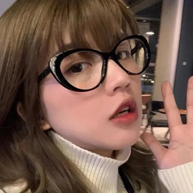 New Retro Women Glasses Frame Cat Eye Fashionable Eyeglass Anti Blue Light Flat Mirror Trend Design Decorative Plain Glasses
New Retro Women Glasses Frame Cat Eye Fashionable Eyeglass Anti Blue Light Flat Mirror Trend Design Decorative Plain Glasses