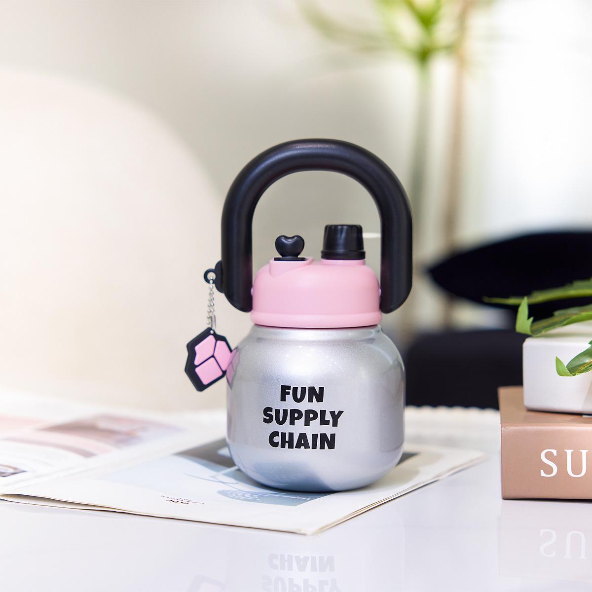 316 Stainless Steel Children s Thermos Cup, Portable Travel Tumbler, Stylish Double-Straw Water Cup for Girls 680ml срібний/чорний
316 Stainless Steel Children s Thermos Cup, Portable Travel Tumbler, Stylish Double-Straw Water Cup for Girls 680ml срібний/чорний